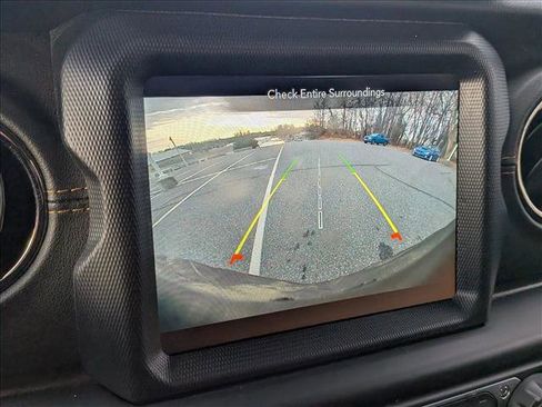 Used 2021 Jeep Wrangler Unlimited Sahara image 16