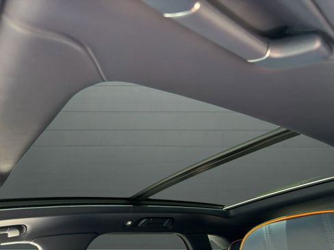 Used 2024 Bentley Bentayga image 49