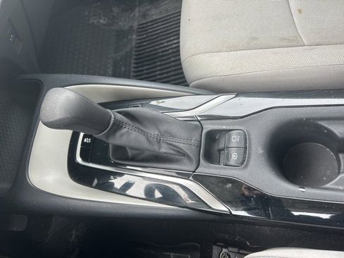 Used 2022 Toyota Corolla LE image 11