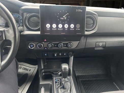 Used 2019 Toyota Tacoma TRD Off-Road image 21