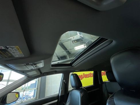 Used 2016 Toyota Highlander XLE image 14