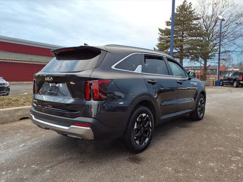 Used 2025 Kia Sorento S w/ Panoramic Sunroof Package image 6