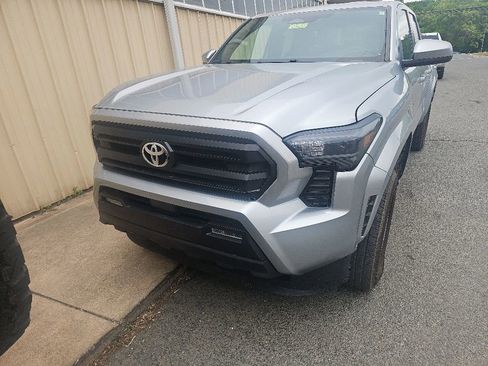 Used 2024 Toyota Tacoma SR5 AWD/4WD image 2