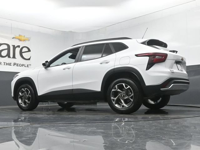 Used 2025 Chevrolet Trax LT FWD image 59