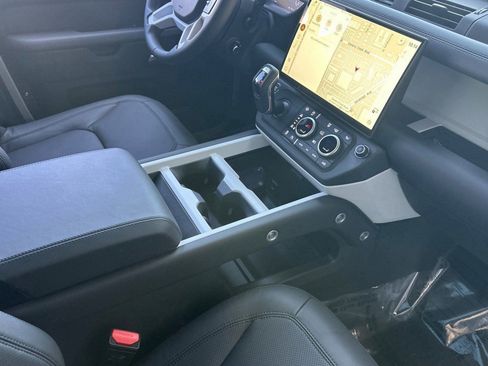 New 2026 Land Rover Defender 130 X-Dynamic SE AWD/4WD image 26
