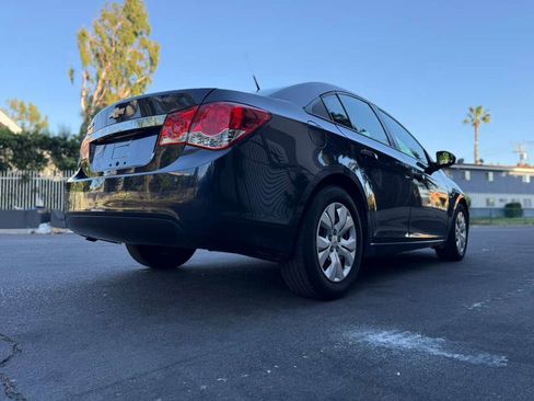 Used 2014 Chevrolet Cruze LS image 18