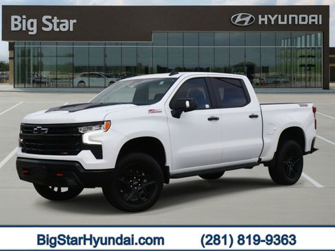 Used 2025 Chevrolet Silverado 1500 LT Trail Boss w/ LT Trail Boss Premium Package AWD/4WD image 1