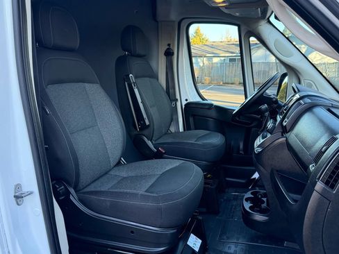 Used 2020 RAM ProMaster 2500 w/ Premium Appearance Group image 15