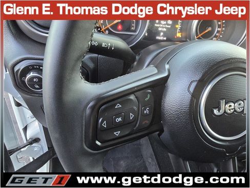 Certified 2023 Jeep Gladiator Willys image 24