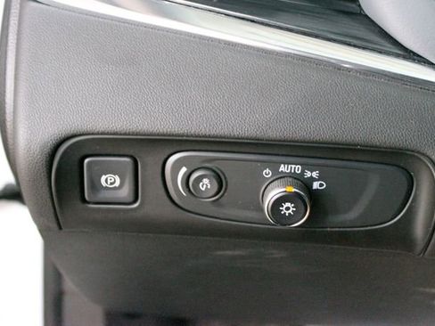 Used 2018 Buick Enclave Essence w/ Experience Buick Package AWD/4WD image 15