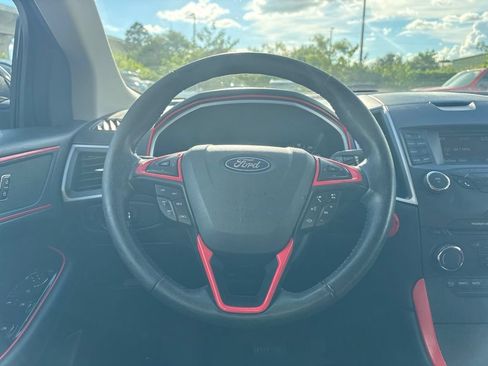 Used 2018 Ford Edge SEL FWD image 18