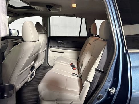 Used 2021 Honda Pilot Touring image 21
