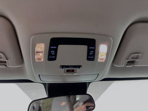 Used 2024 Toyota Sienna LE image 21