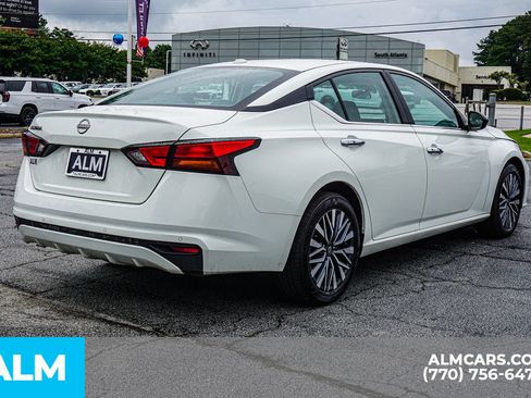 Used 2025 Nissan Altima 2.5 SV FWD image 6