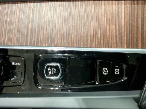 Certified 2023 Volvo XC60 B5 Plus FWD image 34