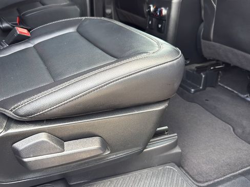 Used 2023 Ford Explorer Limited w/ Limited Technology Package RWD image 26