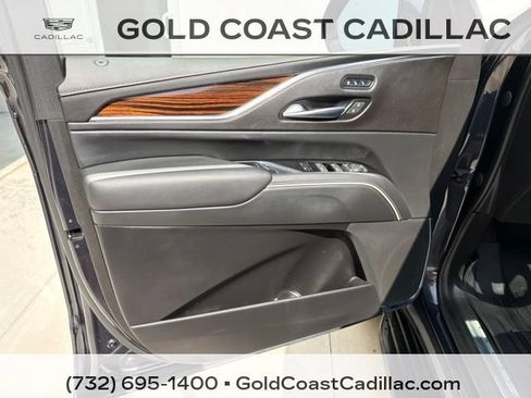 Used 2023 Cadillac Escalade ESV Premium Luxury AWD/4WD image 20