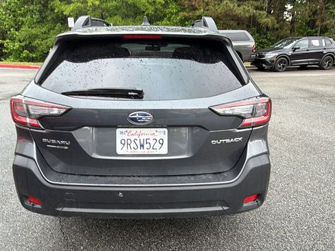 Used 2025 Subaru Outback Premium AWD/4WD image 9