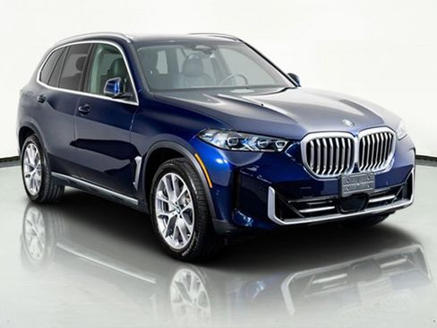 Used 2024 BMW X5 xDrive40i w/ Premium Essential Package image 2
