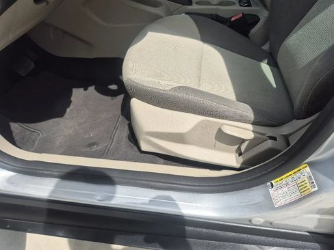 Used 2013 Ford Focus SE FWD image 13