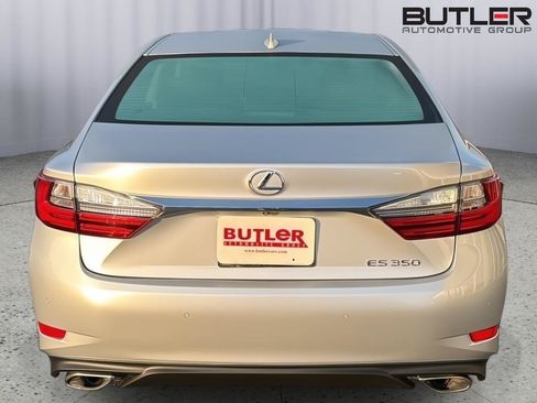 Used 2016 Lexus ES 350 w/ Luxury Package w/Wood Trim FWD image 5