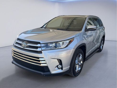 Used 2017 Toyota Highlander Limited Platinum AWD/4WD image 1