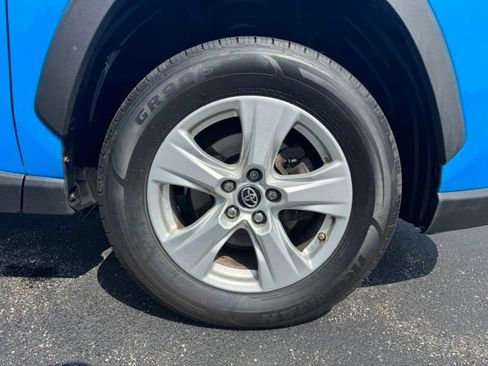 Used 2019 Toyota RAV4 XLE w/ Convenience Package AWD/4WD image 9