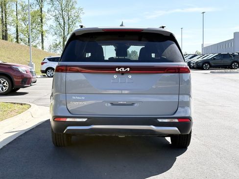 Used 2024 Kia Carnival SX FWD image 10