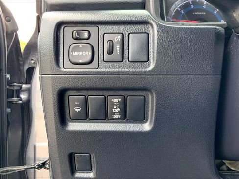 Used 2017 Toyota 4Runner TRD Off-Road Premium AWD/4WD image 33
