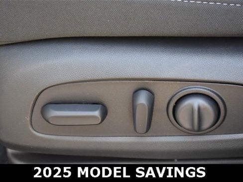 New 2025 Chevrolet TrailBlazer LT w/ Convenience Package image 22