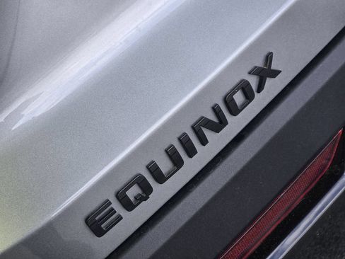 New 2026 Chevrolet Equinox RS w/ Convenience Package III FWD image 11