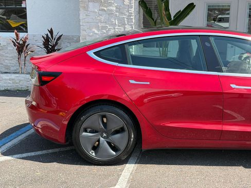 Used 2020 Tesla Model 3 Standard Range Plus RWD image 18