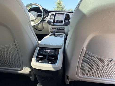 Certified 2023 Volvo XC90 B6 Plus AWD/4WD image 14