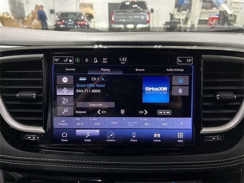 Used 2023 Chrysler Pacifica Touring-L w/ S Appearance Package image 16