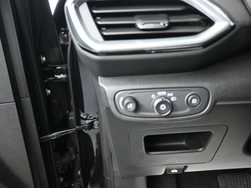 Used 2023 Chevrolet TrailBlazer LT w/ Convenience Package image 18