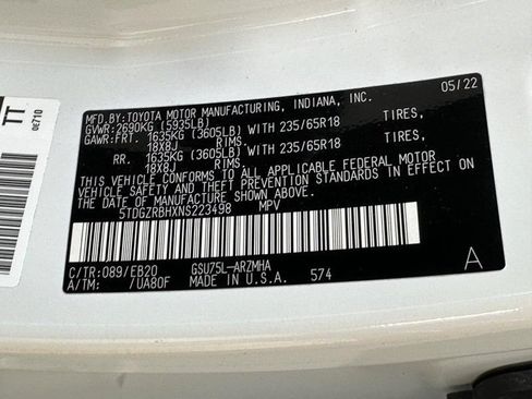 Used 2022 Toyota Highlander XLE AWD/4WD image 32