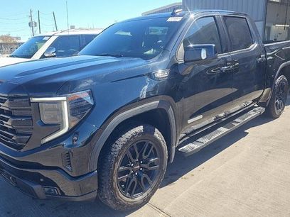 Used 2025 GMC Sierra 1500 Elevation w/ Elevation Premium Package