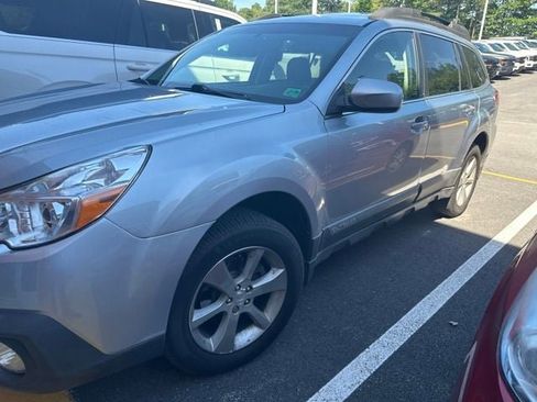 Used 2013 Subaru Outback 2.5i Limited w/ Moonroof Pkg AWD/4WD image 1