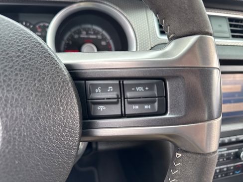 Used 2011 Ford Mustang Shelby GT500 w/ SVT Performance Pkg image 28