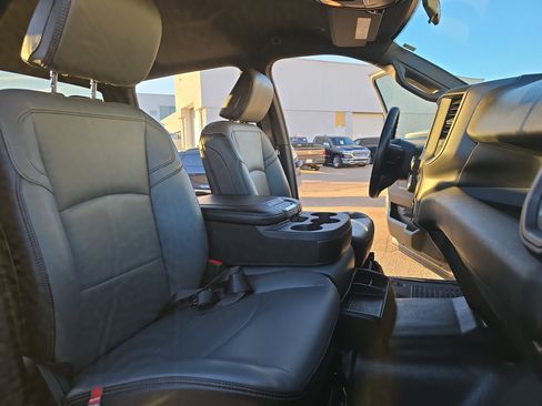 Used 2022 RAM 2500 Tradesman w/ Chrome Appearance Group image 10