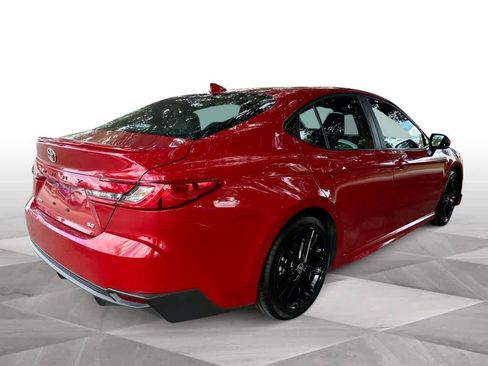 Used 2025 Toyota Camry SE image 8