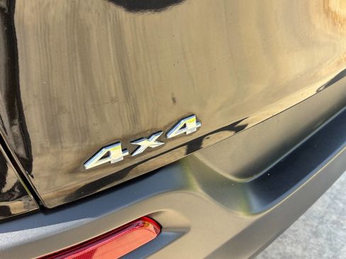 Used 2018 Jeep Cherokee Latitude Plus w/ Cold Weather Group image 30