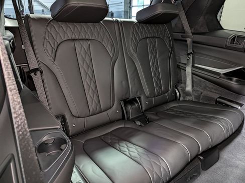 Certified 2025 BMW X7 M60i image 47