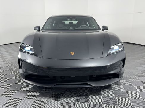 Used 2025 Porsche Taycan image 6