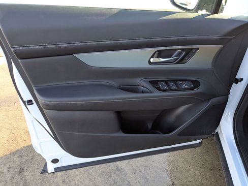 Used 2025 Nissan Murano SL image 28