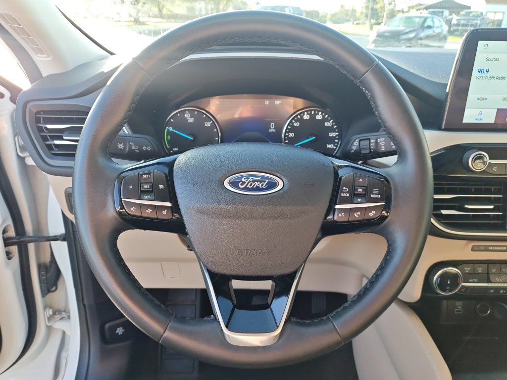 Used 2022 Ford Escape SEL w/ Class II Trailer Tow Package AWD/4WD image 17