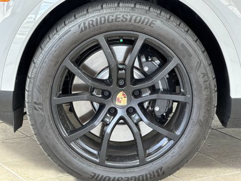 Used 2026 Porsche Cayenne S AWD/4WD image 26