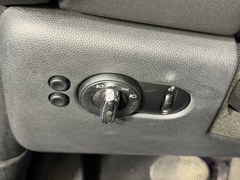 Used 2015 MINI Cooper 2-Door Hardtop image 16