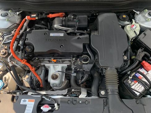 Used 2018 Honda Accord Touring image 28
