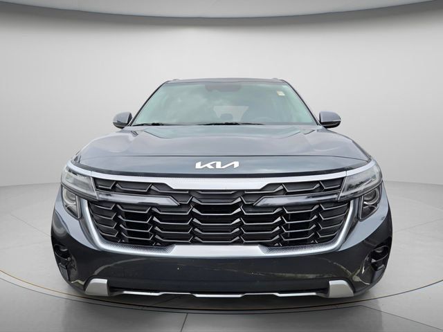 Used 2025 Kia Seltos EX FWD image 3